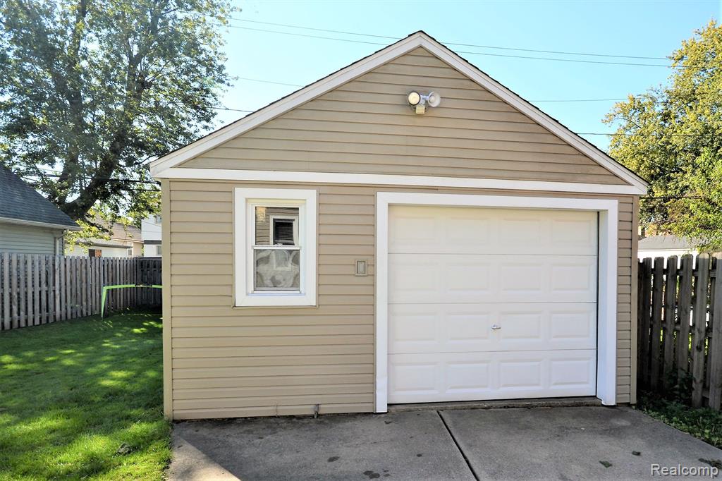 827 Princeton Road Berkley, MI 48072 - Photo 24 of 27