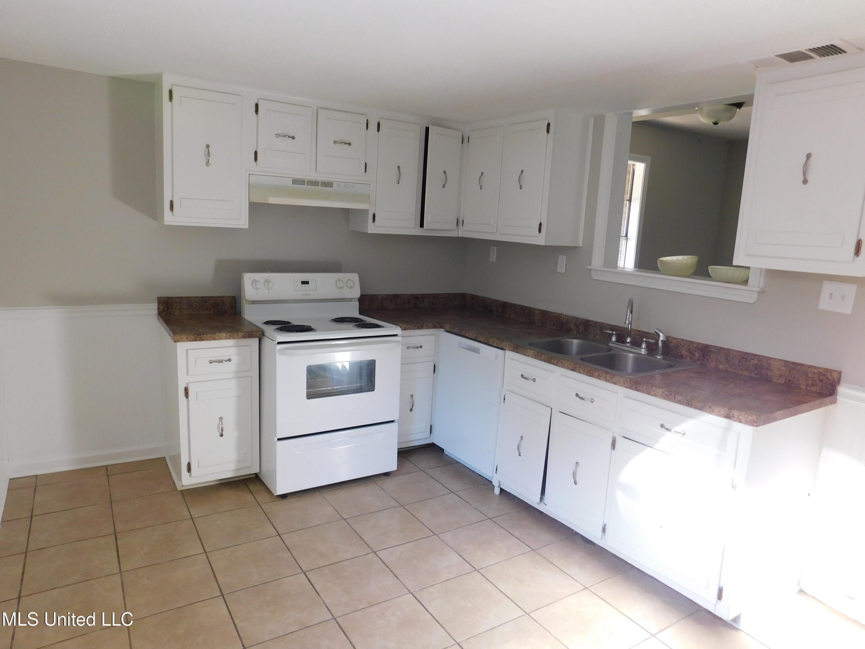 6510 Heather Road Horn Lake, MS 38637 - Photo 2 of 20 DSCN2210