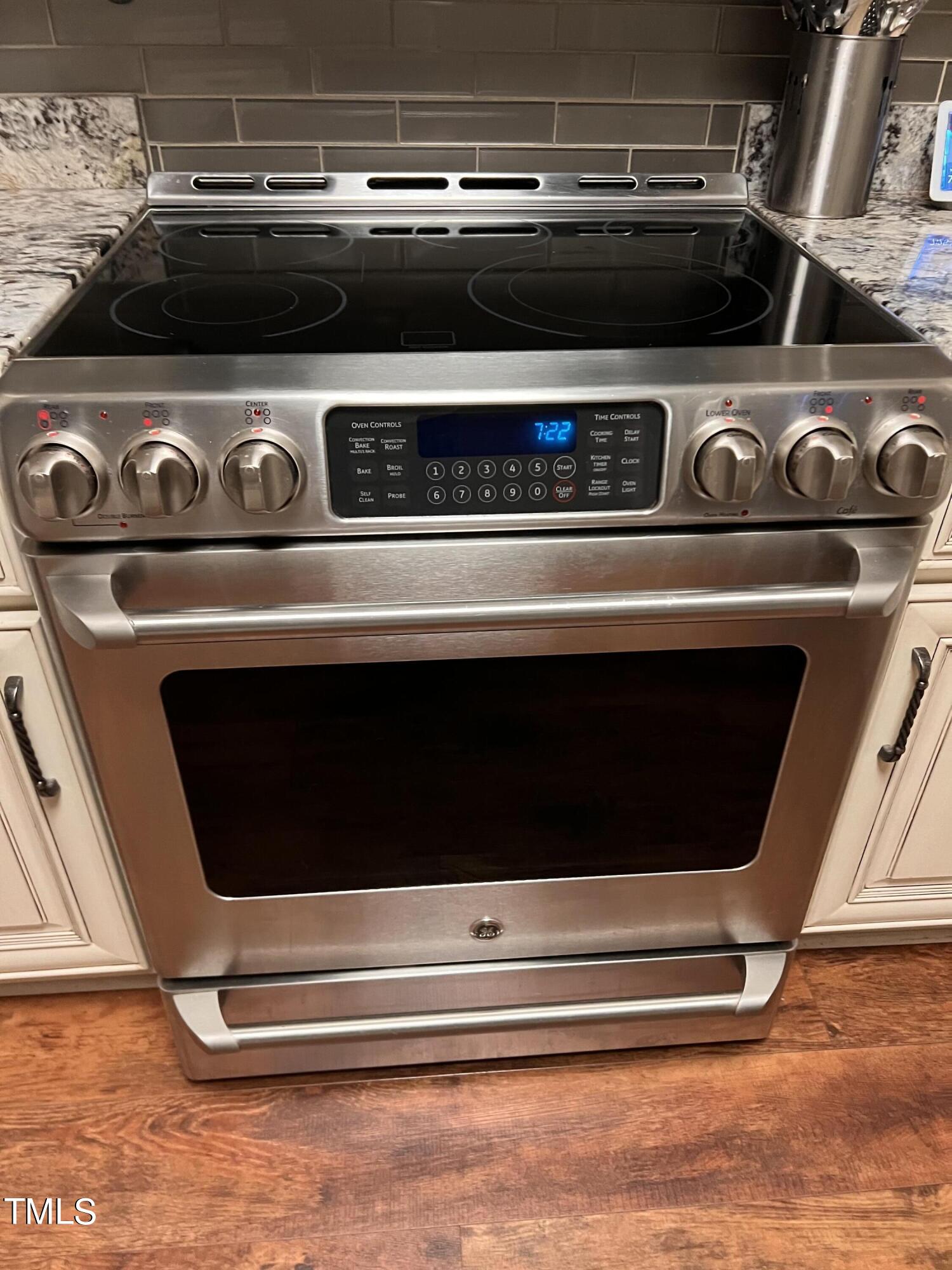 104 Chadbury Drive Dunn, NC 28334 - Photo 13 of 23 a close view of stove top oven