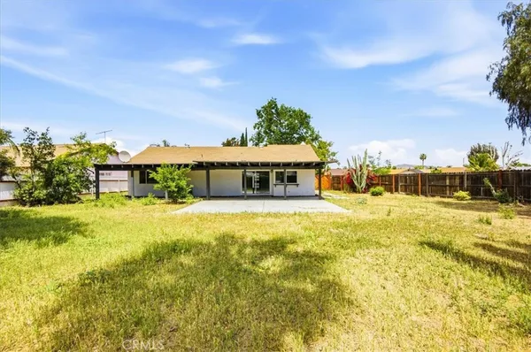 a front view of house with yard