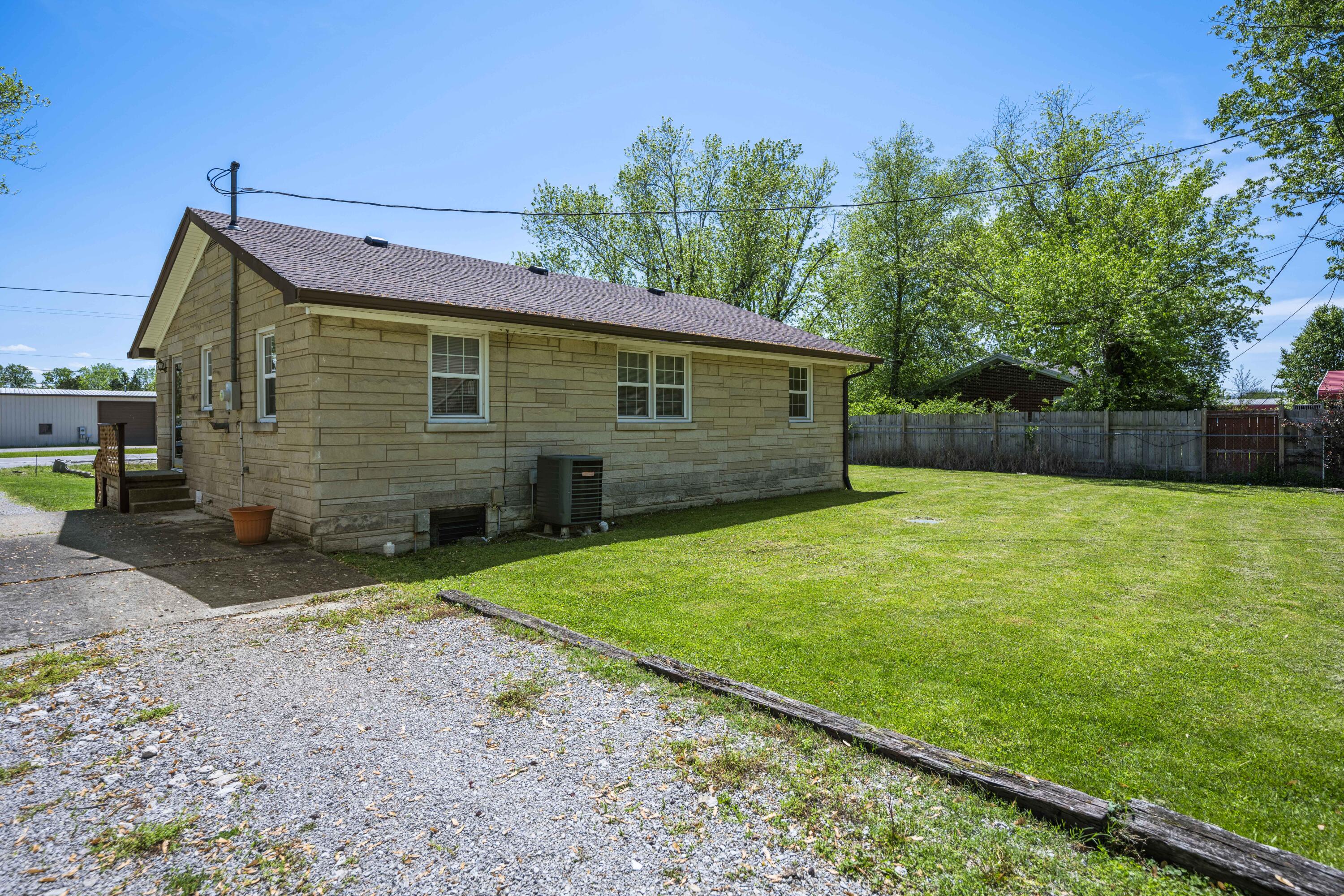 3323 Irvine Road Richmond, KY 40475 - Photo 19 of 37 20250428-3323-Irvine-Rd-fh-004