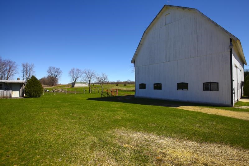 3968 Hunter Road Poplar Grove, IL 61065 - Photo 7 of 25 a view of a back yard