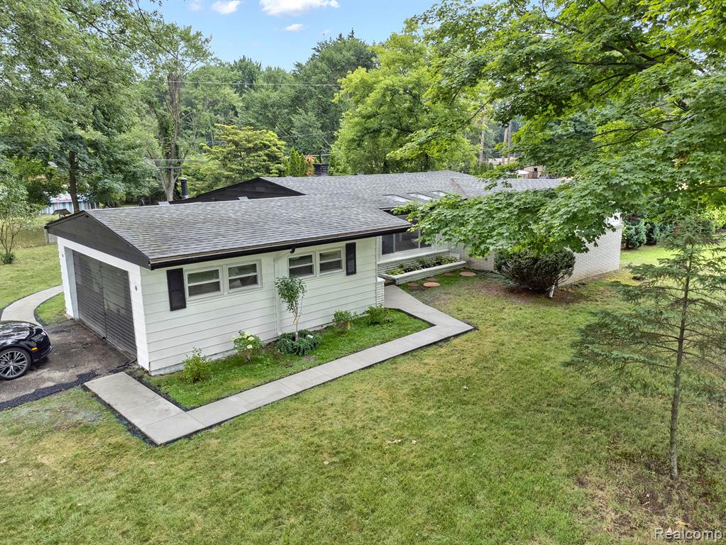 17329 Merriman Road Livonia, MI 48152 - Photo 2 of 46