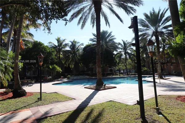 $2,000 | 8040 North Nob Hill Road, Unit 303, Tamarac, FL 33321