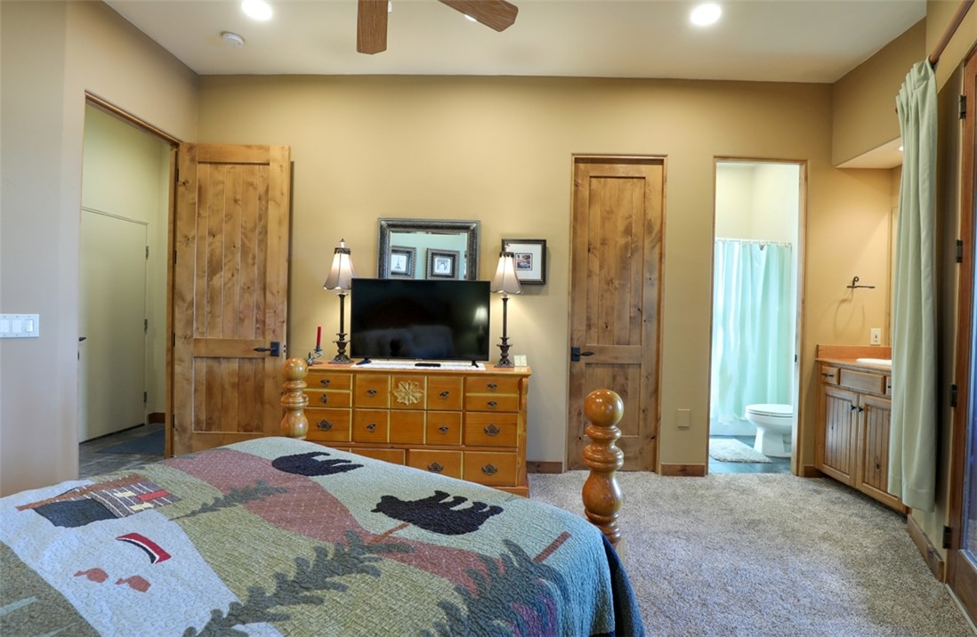 3 Horizon Pointe Lane Salem, SC 29676 - Photo 11 of 30 This spacious bedroom offers ample comfort and direct access to a private bathroom.