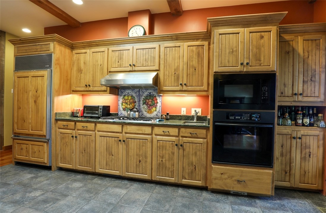 3 Horizon Pointe Lane Salem, SC 29676 - Photo 5 of 30 This spacious kitchen offers ample storage and modern appliances for culinary pursuits.
