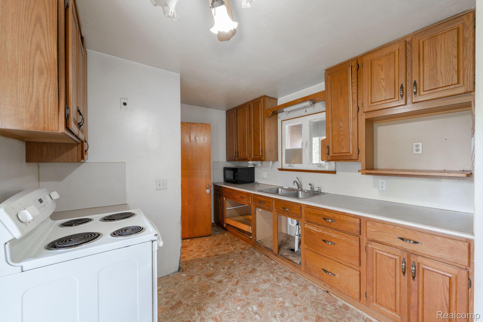 5638 Davison Road Lapeer, MI 48446 - Photo 34 of 34 Gallery Image 34