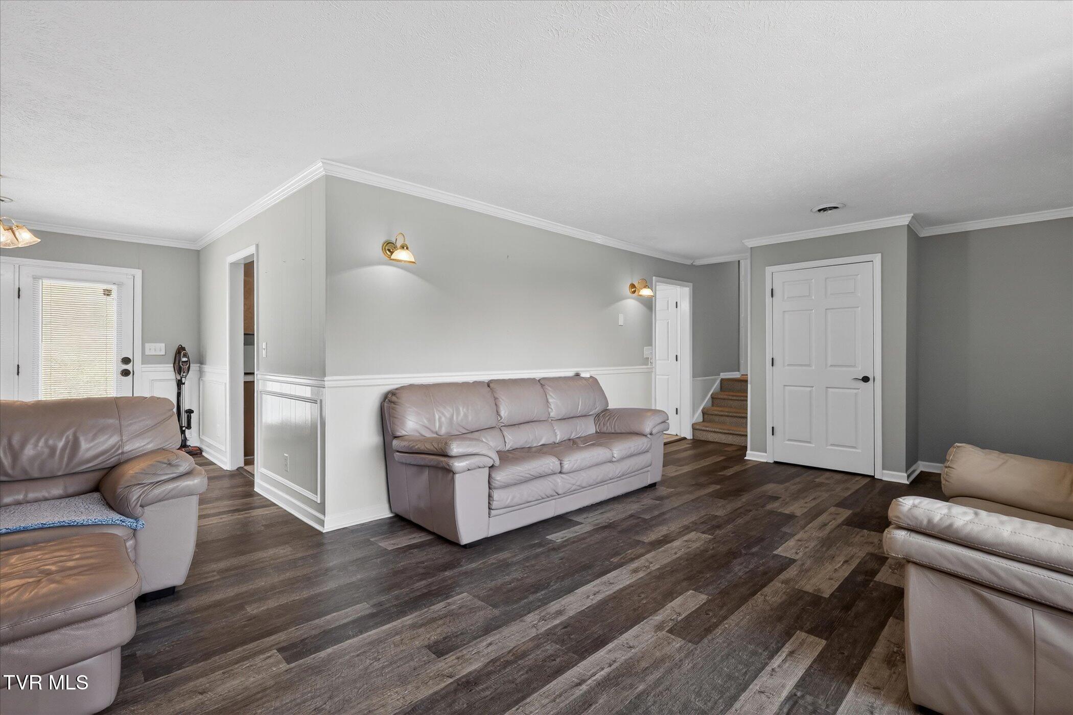 3852 Ridge Line Drive Kingsport, TN 37664 - Photo 4 of 51 05-3852-Ridgeline-Dr-Kingsport-WindowSti