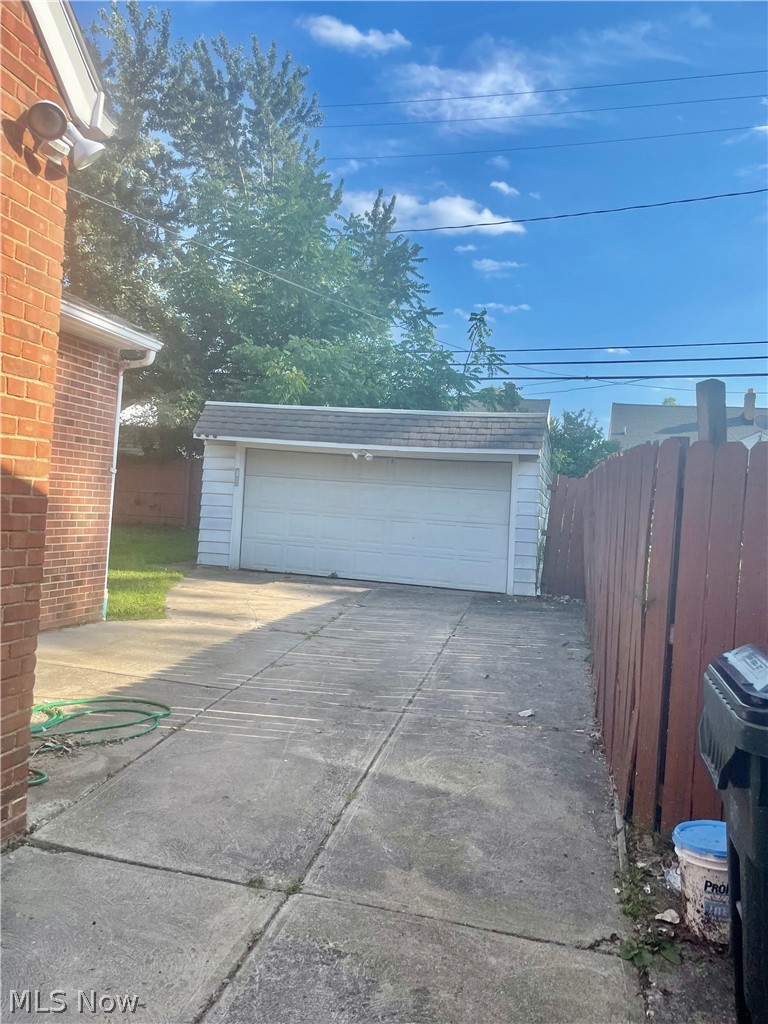 4038 Bayard Road Cleveland, OH 44121 - Photo 4 of 19