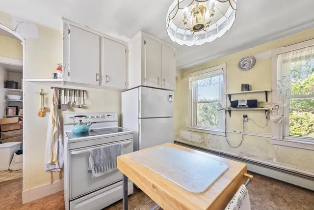 $349,000 | Undisclosed Address, Thomaston, ME 04861