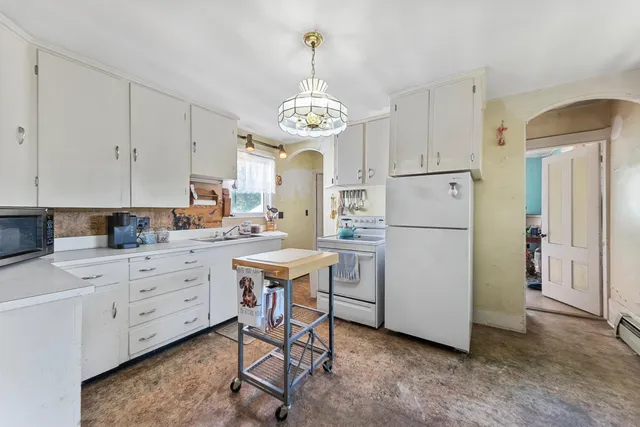 $349,000 | Undisclosed Address, Thomaston, ME 04861