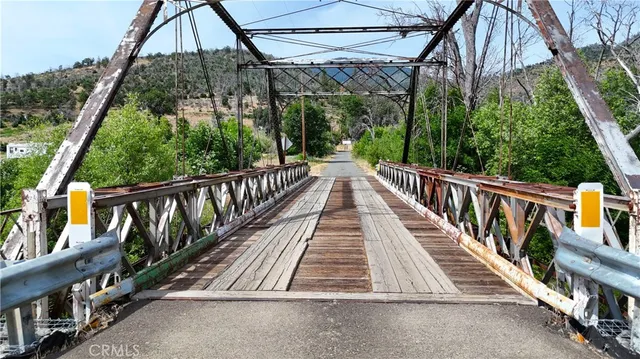 $325,000 | 405 Old Cottonwood Creek Road, Hornbrook, CA 96044