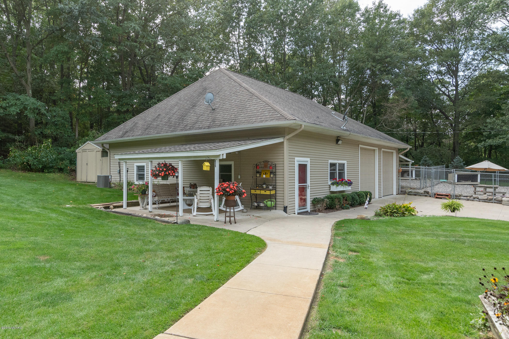 9167 West R Avenue Kalamazoo, MI 49009 - Photo 38 of 80 9167 West R-14
