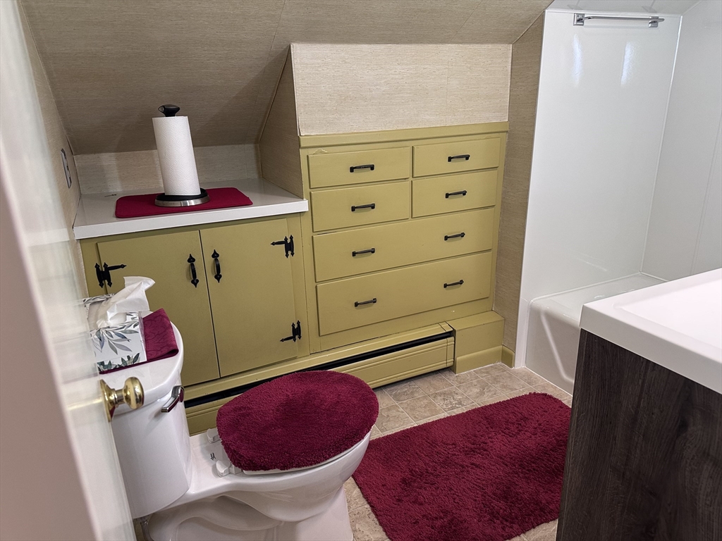 55 Old Common Road Auburn, MA 01501 - Photo 6 of 41