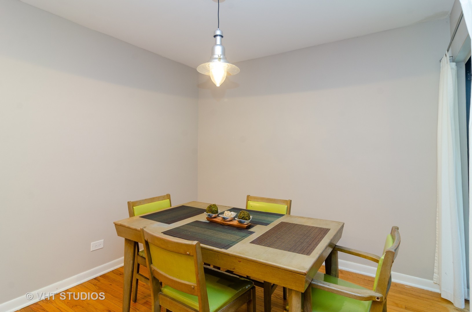 1707 West Chase Avenue, Unit B Chicago, IL 60626 - Photo 4 of 10