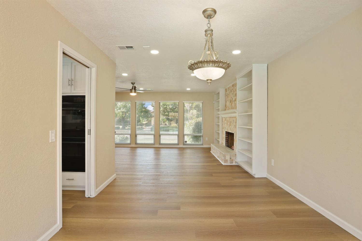 3524 Marsala Way Modesto, CA 95356 - Photo 20 of 40 a view of an entryway with wooden floor