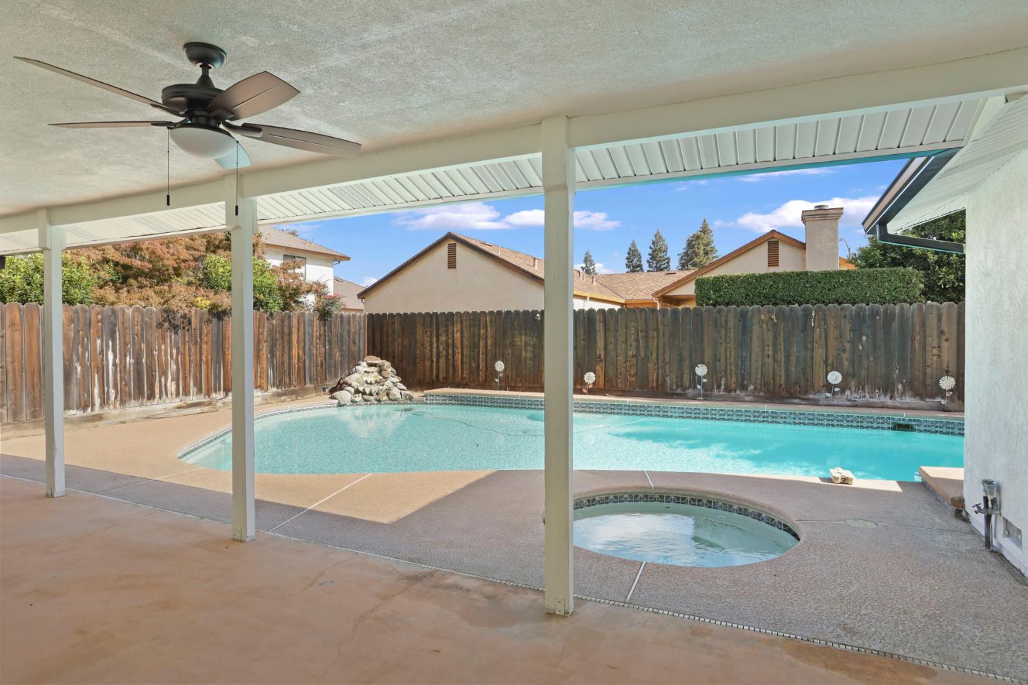 3524 Marsala Way Modesto, CA 95356 - Photo 36 of 40 a view of a porch