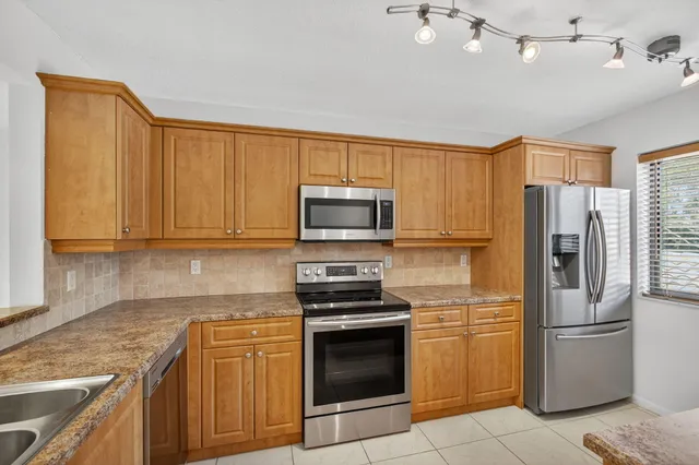 $4,000 | 270 Captains Walk, Unit 3160, Delray Beach, FL 33483