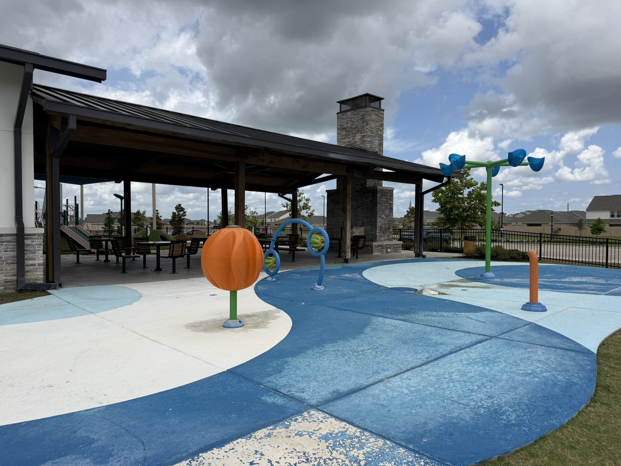 10723 Clfs Vw Drive Rosharon, TX 77583 - Photo 45 of 50 Sierra Vista Splash Pad
