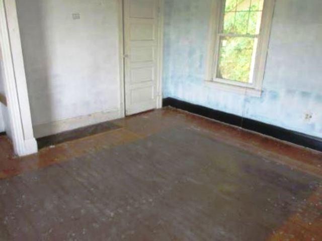4808 Verona Road Verona, PA 15147 - Photo 4 of 9 Gallery Image 4
