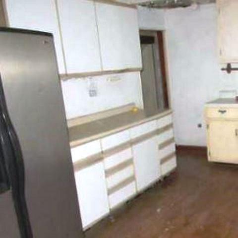 4808 Verona Road Verona, PA 15147 - Photo 6 of 9 Gallery Image 6