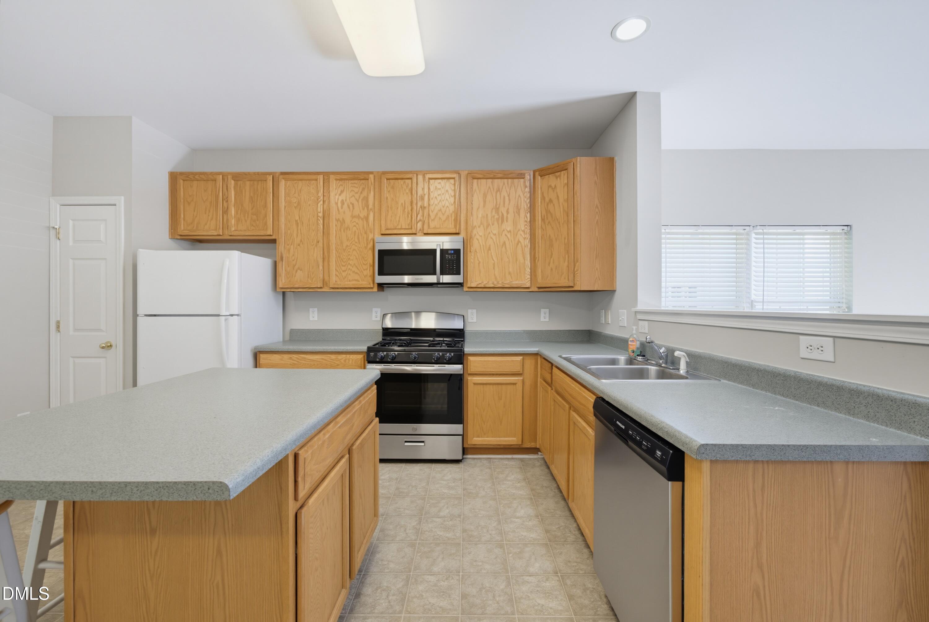 2910 Barrymore Street Raleigh, NC 27603 - Photo 11 of 46 DSC00866