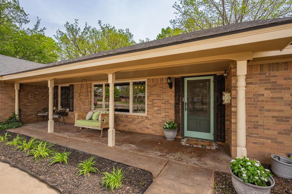 6213 Gainsborough Road Amarillo, TX 79106 - Photo 2 of 42 DSC_5553