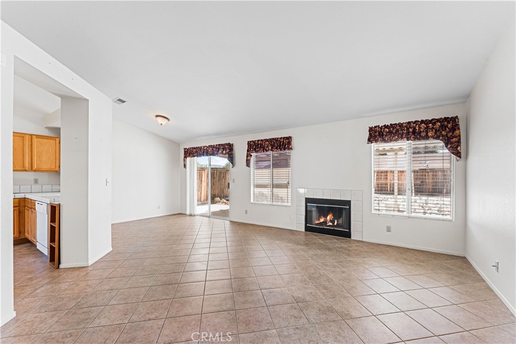 44327 Harbor Street Lancaster, CA 93536 - Photo 5 of 51