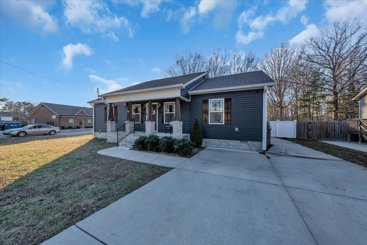 1554 South Spring Street Manchester, TN 37355 - Photo 3 of 33