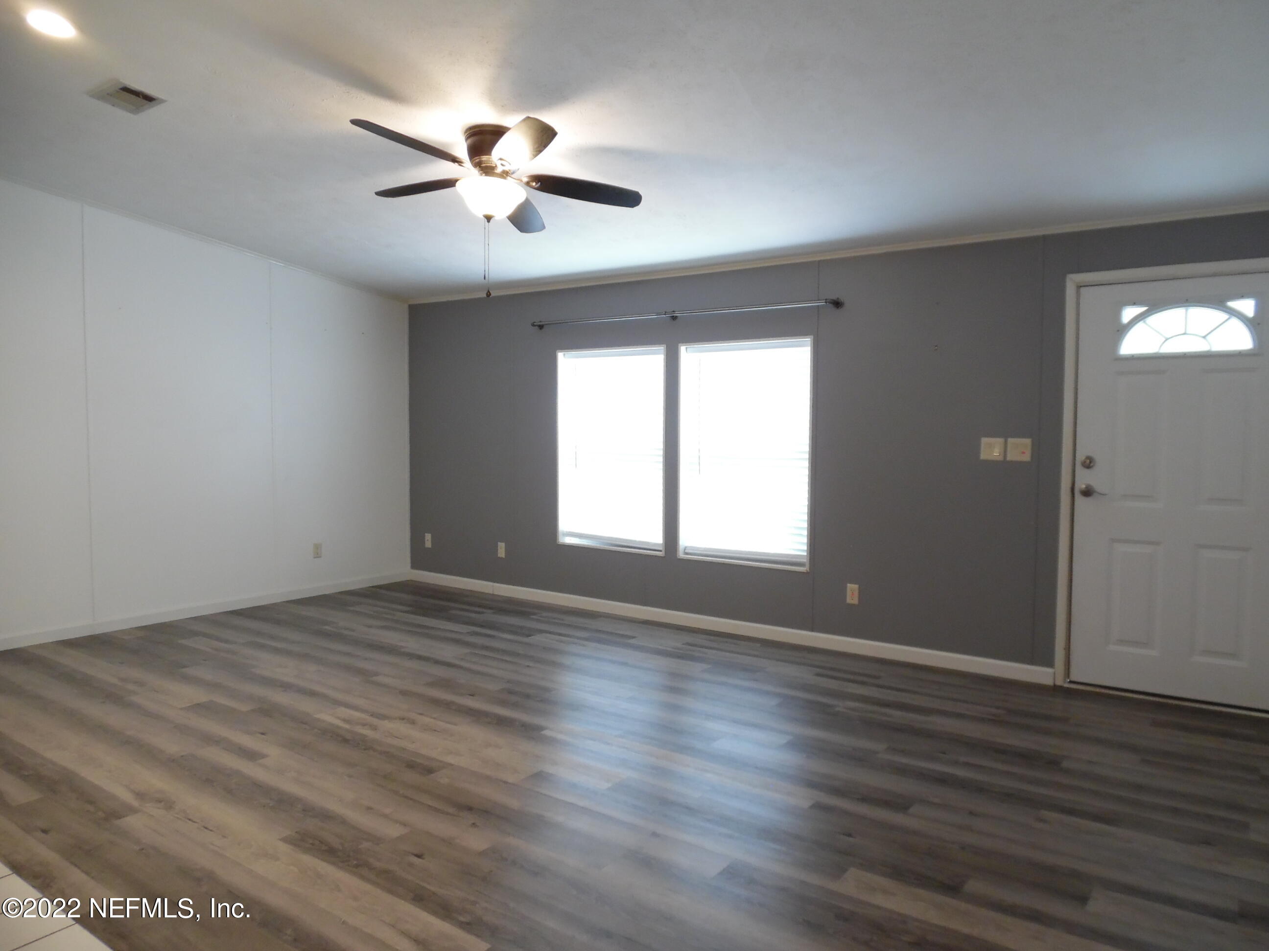 85415 Dick King Road Yulee, FL 32097 - Photo 5 of 29 LIVING ROOM