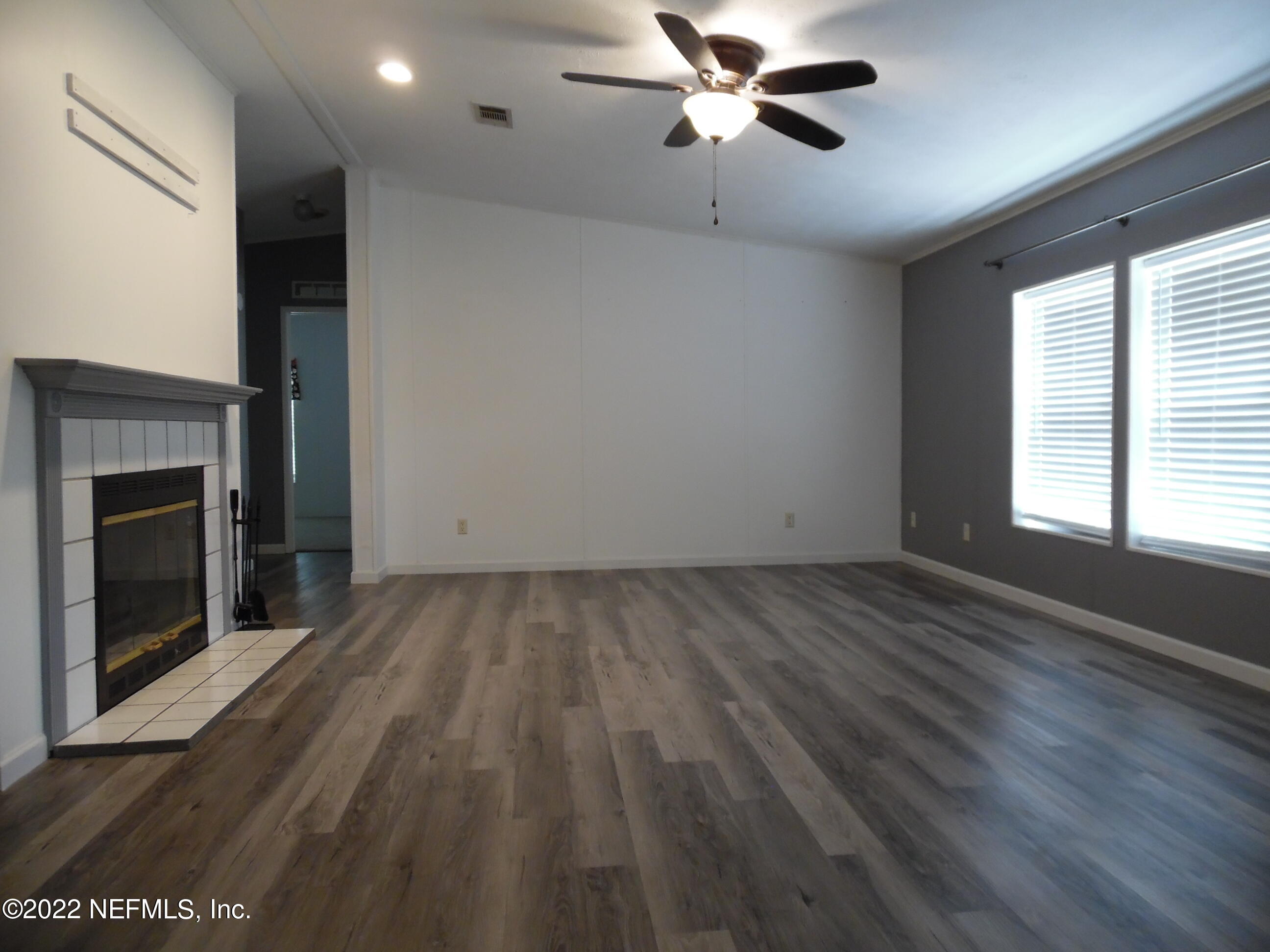 85415 Dick King Road Yulee, FL 32097 - Photo 6 of 29 LIVING ROOM