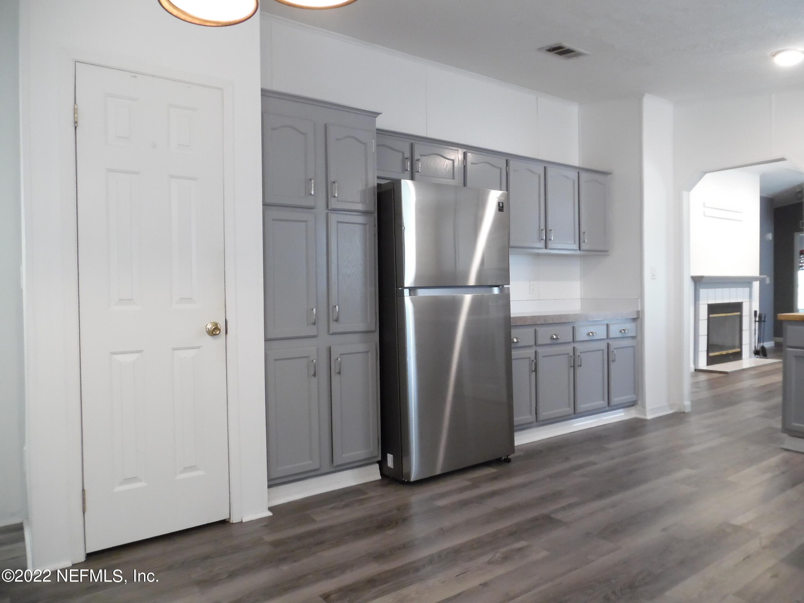 85415 Dick King Road Yulee, FL 32097 - Photo 9 of 29 PANTRY AND LOTS OF CABINETS