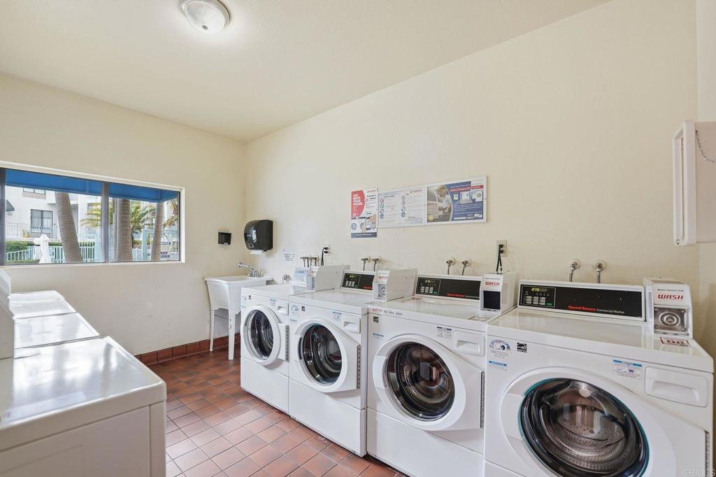 8310 Regents Road, Unit 1E San Diego, CA 92122 - Photo 30 of 31