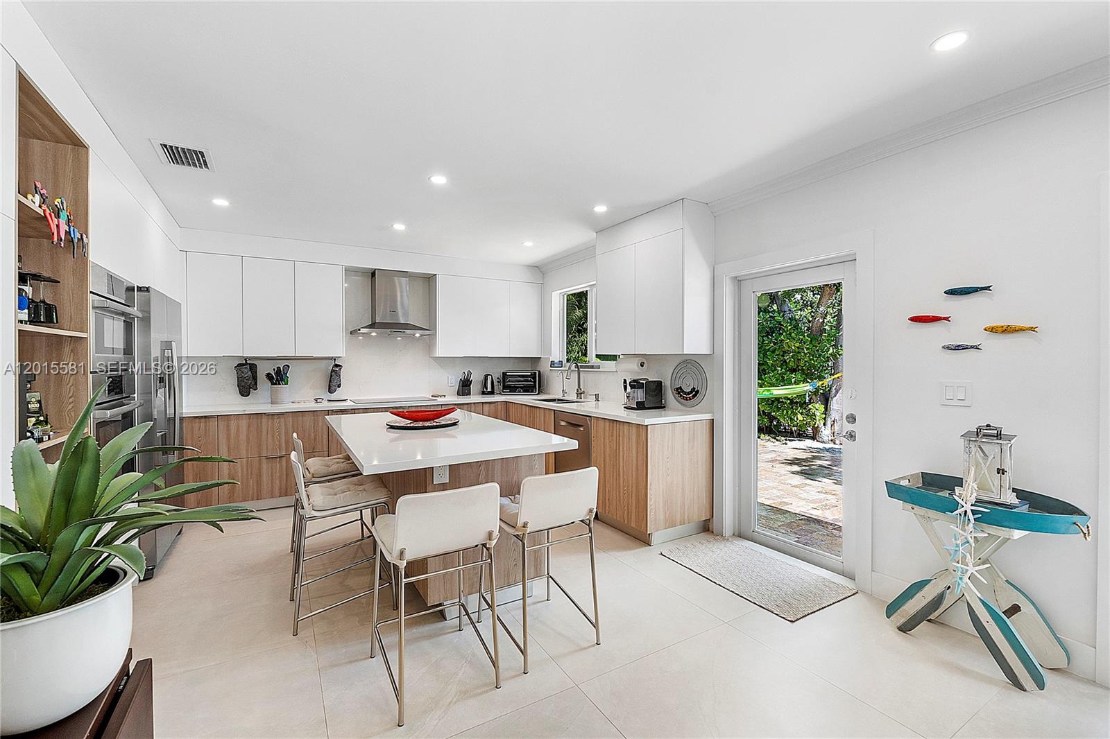 301 Hampton Lane Key Biscayne, FL 33149 - Photo 18 of 34