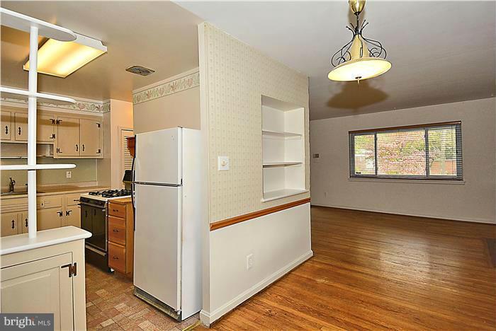 2106 Reedie Drive Silver Spring, MD 20902 - Photo 6 of 28 Dining Room