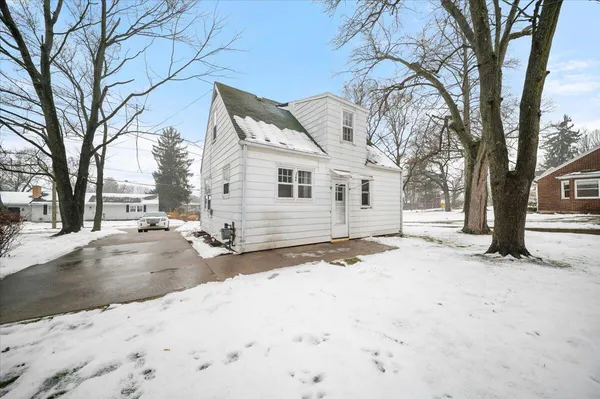 $230,000 | 713 North Jefferson Street, Lowell, MI 49331