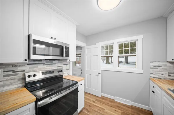 $230,000 | 713 North Jefferson Street, Lowell, MI 49331