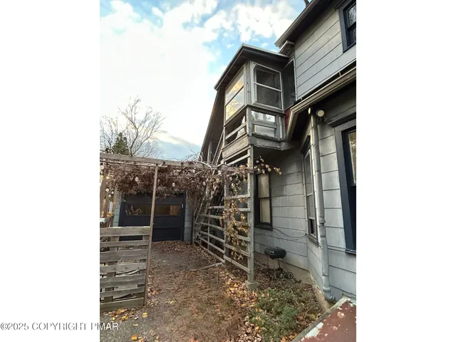 $1,800 | 507 Park Avenue, Unit 2, Stroudsburg, PA 18360