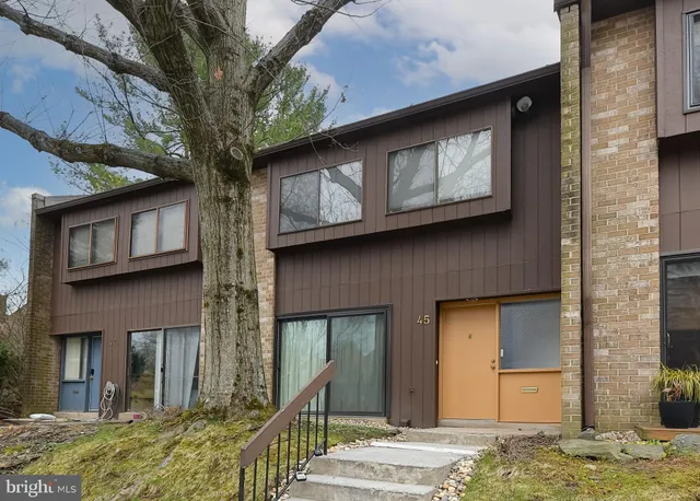 a house view with a outdoor space