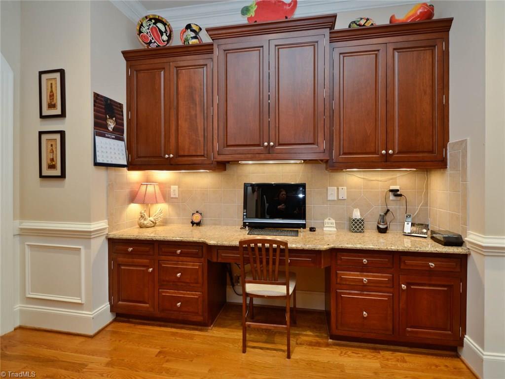 8503 Crested Oak Court Oak Ridge, NC 27310 - Photo 14 of 30