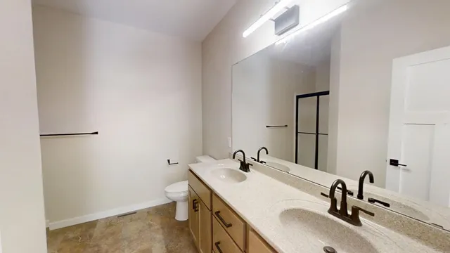 $579,787 | 2804 Oaklawn Drive, Northfield, MN 55057