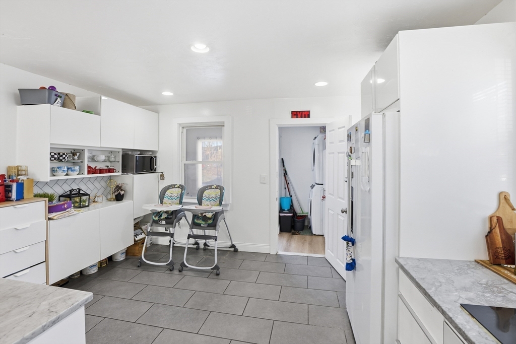 18 Haynes Street Worcester, MA 01603 - Photo 11 of 41