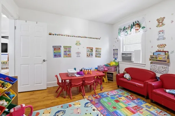 $799,900 | 18 Haynes Street, Worcester, MA 01603