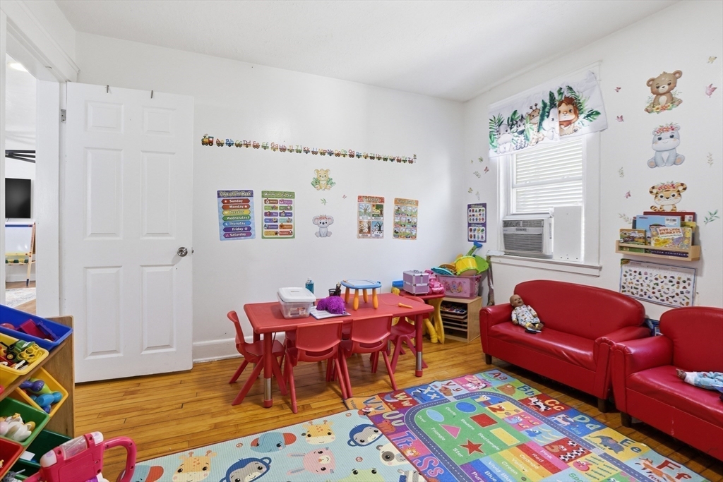 18 Haynes Street Worcester, MA 01603 - Photo 14 of 41