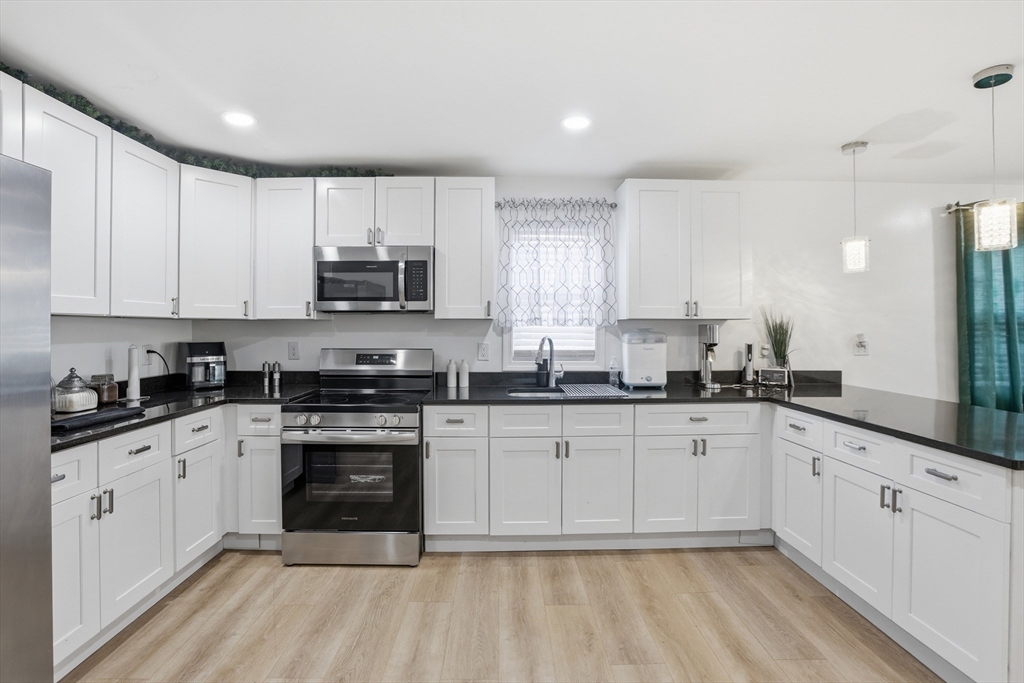 18 Haynes Street Worcester, MA 01603 - Photo 20 of 41