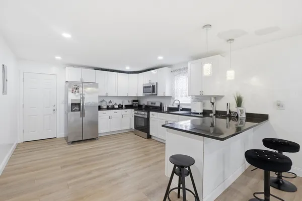 $799,900 | 18 Haynes Street, Worcester, MA 01603