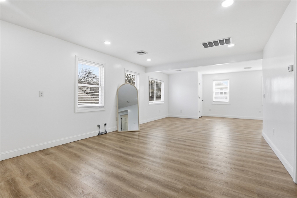 18 Haynes Street Worcester, MA 01603 - Photo 33 of 41