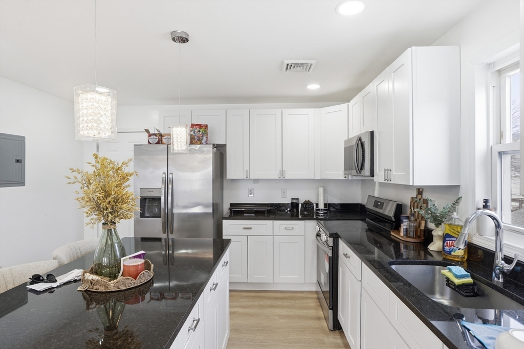 18 Haynes Street Worcester, MA 01603 - Photo 34 of 41