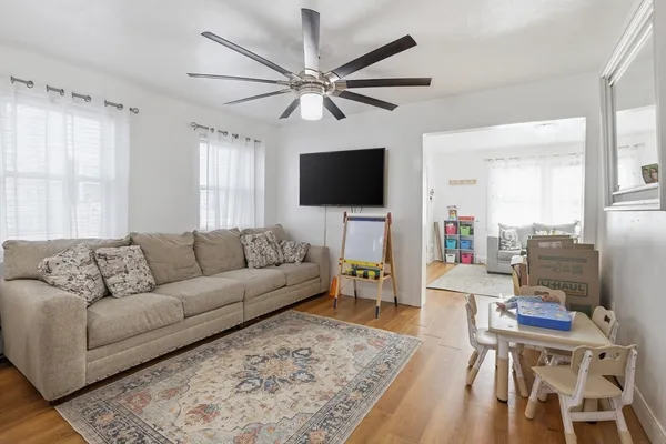 $799,900 | 18 Haynes Street, Worcester, MA 01603