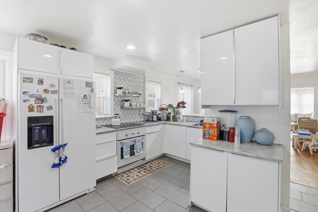 18 Haynes Street Worcester, MA 01603 - Photo 8 of 41